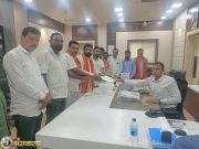 शेतकऱ्यांना हेक्टरी ५० हजार रुपयांची मदत द्या – जिल्हा संपर्कप्रमुख राजेंद्र गायकवाड – जिल्हाधिकाऱ्यामार्फत मुख्यमंत्र्यांना निवेदन.