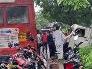 शाळेच्या मेकझीमो गाडीला एसटी बसची धडक 17 विध्यार्थीयासह चालक ही जखमी ,
