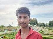 नोकरीच्या शोधात निराशा आल्यामुळे शालेय विद्यार्थ्यांची गळफास घेऊन आत्महत्या.