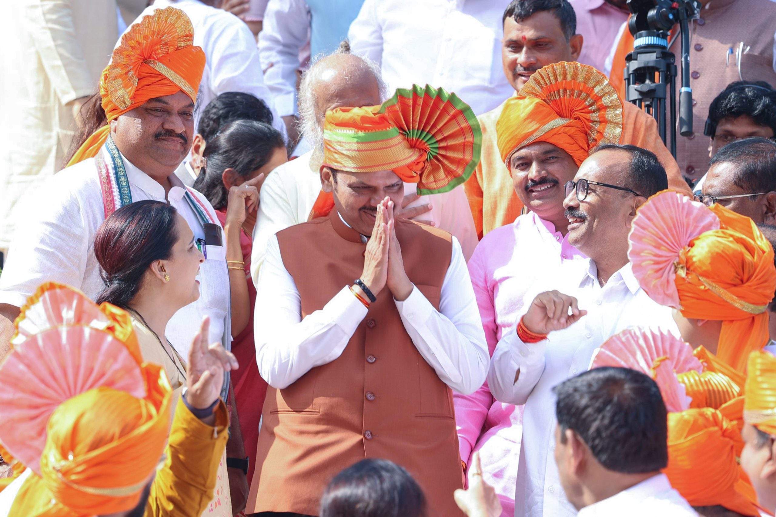 ‘देवा भाऊ’, धनंजय मुंडेंचा राजीनामा घ्या