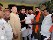 शेतकऱ्यांच्या संपूर्ण कर्ज माफीसाठी शिवसेना (उद्धव बाळासाहेब ठाकरे) पक्षातर्फे निवेदन