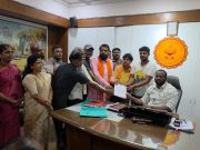 नगरपरिषदेची दादागिरीने होणारी वसुली शिवसेनेने थांबवली