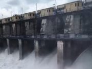 खडकपूर्णा धरणाचे १९ दरवाजे उघडले; नदीकाठच्या गावांना पूरस्थितीचा धोका