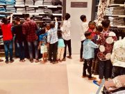 विद्यालय माजी विद्यार्थ्यांकडून अनाथ, वंचित व निराश्रित बालकांसाठी दिवाळीचा आनंदोत्सव