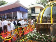 राज्याचे मृद व जलसंधारण मंत्री श्री संजय राठोड यांनी दादर चैत्यभूमी येथे उपस्थित राहून महामानव भारतरत्न डॉ. बाबासाहेब आंबेडकर यांच्या महापरिनिर्वाण दिनानिमित्त आदरांजली वाहून अभिवादन केले.