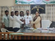 टाकरखेड भागीले ग्रामस्थांचा वाईन बारविरोधात तीव्र आक्रोश परवाना रद्द न केल्यास १० डिसेंबरला रास्ता रोको