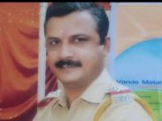 साधेपणा, स्पष्टवक्तेपणा, कठोर शिस्त आणि तरीही माणुसकीची जाण या गुणांचा सुरेख संगम म्हणजे ठाणेदार किशोर शेळके