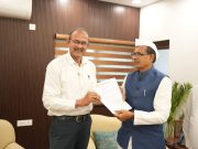 एआय तंत्रज्ञानाद्वारे माती परीक्षणासाठी केंद्रीय कृषी मंत्री यांना दिल्लीत निवेदन.