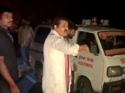 पालकमंत्री संजय राठोड यांची अशीही संवेदनशीलता “अपघातग्रस्त दाम्पत्यास मदतीचा हात”