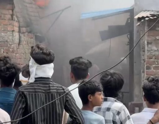 यवतमाळ शहरातील अप्सरा टॉकीज येथे अचानक घराला आग लागली