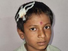 शिक्षकाने विद्यार्थ्यांचे डोके डेस्कवर आपटले डोक फुटल्याने विद्यार्थी झाला जख्मी .