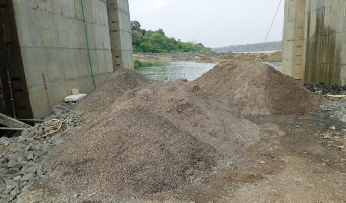 सायफळ पैनगंगा नदीपात्रात रेती तस्करांचा धुमाकूळ सुरूच…