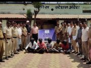 सिनेमा स्टाइल पाठलाग करून पोलिसांनी आरोपींना पकडले पाच लाख रुपयांचा मुद्देमाल जप्त ,