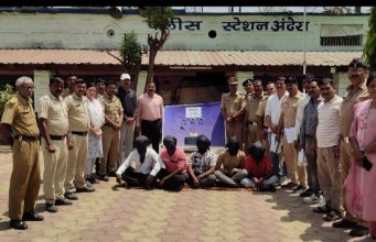 सिनेमा स्टाइल पाठलाग करून पोलिसांनी आरोपींना पकडले पाच लाख रुपयांचा मुद्देमाल जप्त ,