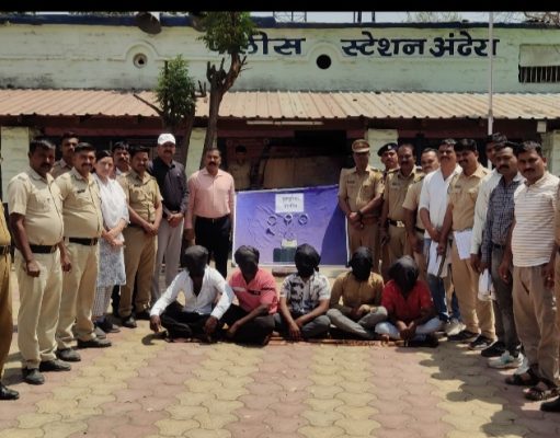 सिनेमा स्टाइल पाठलाग करून पोलिसांनी आरोपींना पकडले पाच लाख रुपयांचा मुद्देमाल जप्त ,